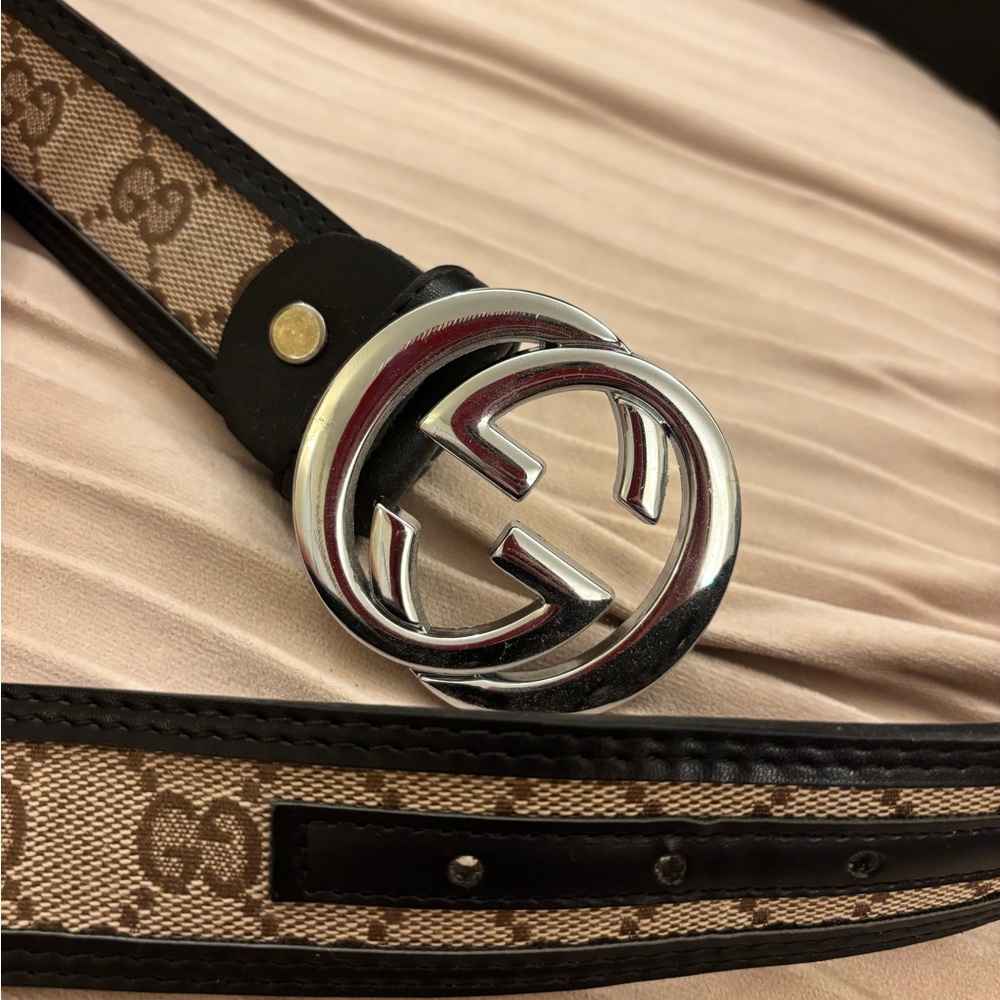 Gucci Brown and Black Belt with Signature GG Buckle